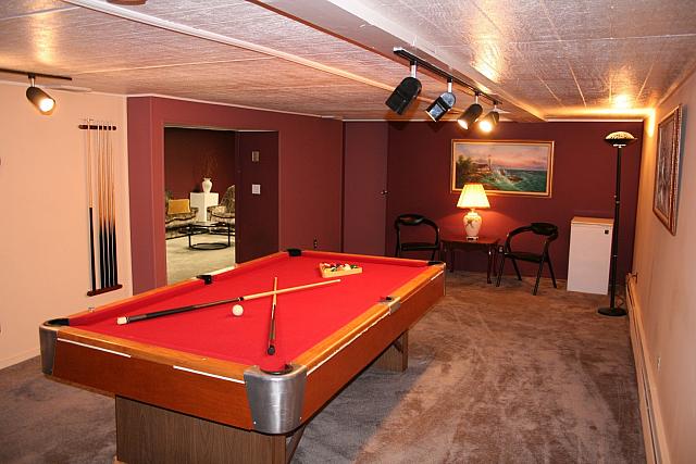 basement pool table