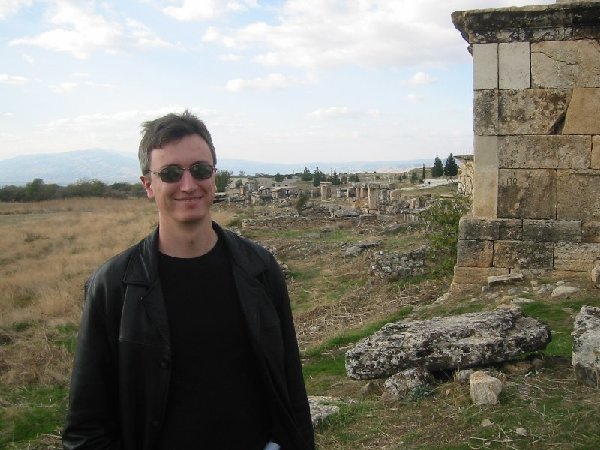 Konstantin by cemetery