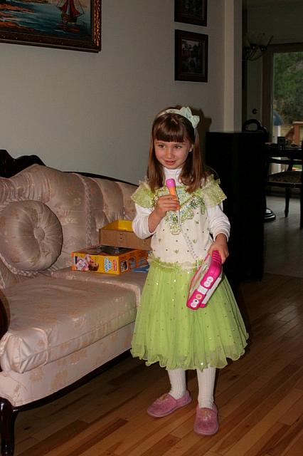 040411 Ellies bday 04