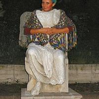 live statue