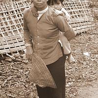 Dzao woman with a child
